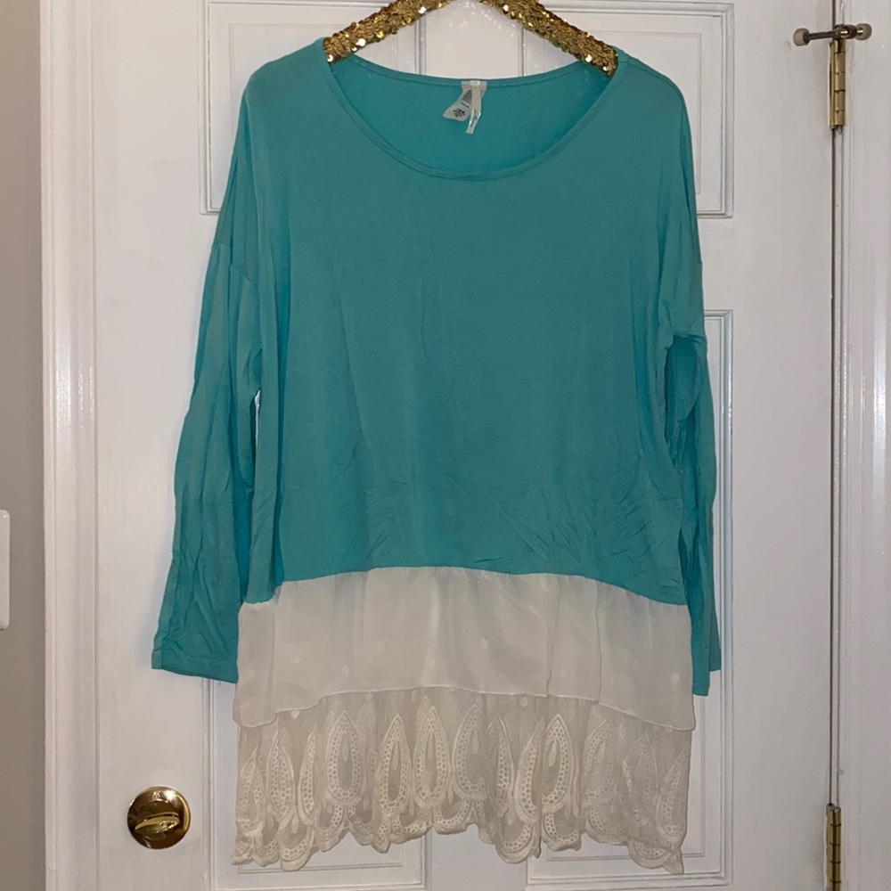 Mint Ruffle Lace Long Sleeve Tunic. Size XL
